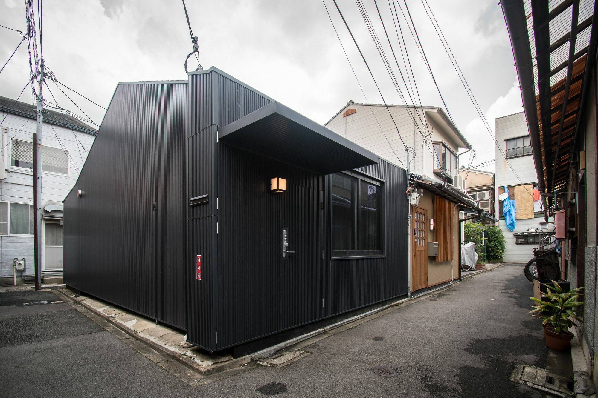 The Black House Kyoto Exterior photo